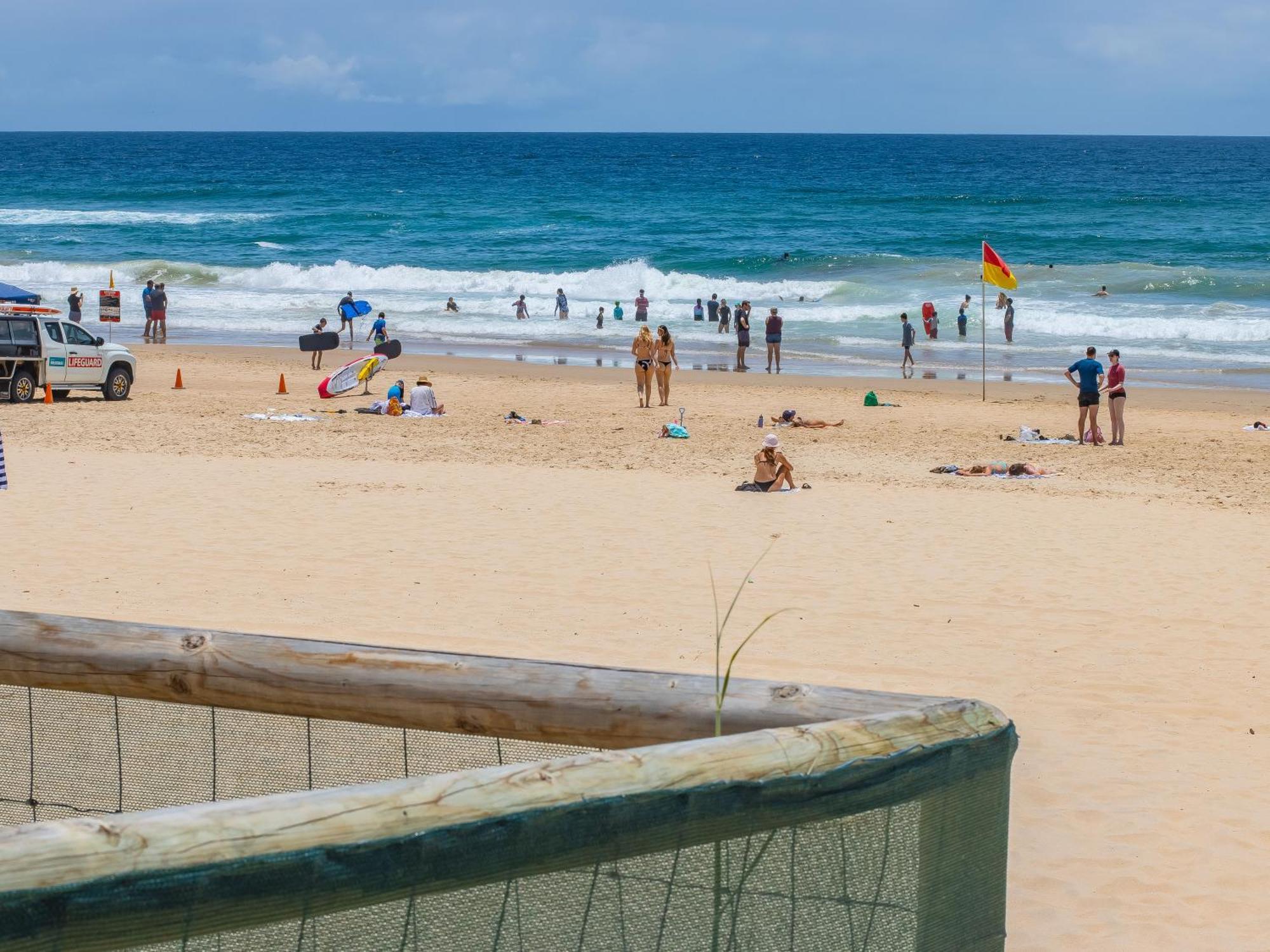 Breakers North Absolute Beachfront Apartments - Official Gold Coast Eksteriør billede